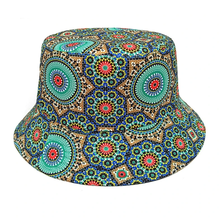 Voeg een psychedelische twist toe aan je outfit met onze Buckethat Caleidoscoop. Ideaal voor festivals, feestjes en creatieve vibes.