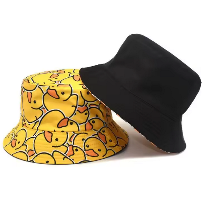 Zorg voor een glimlach met onze Eend Buckethat! Speels, vrolijk en onweerstaanbaar — ideaal voor kleurrijke festivals en opvallende looks.