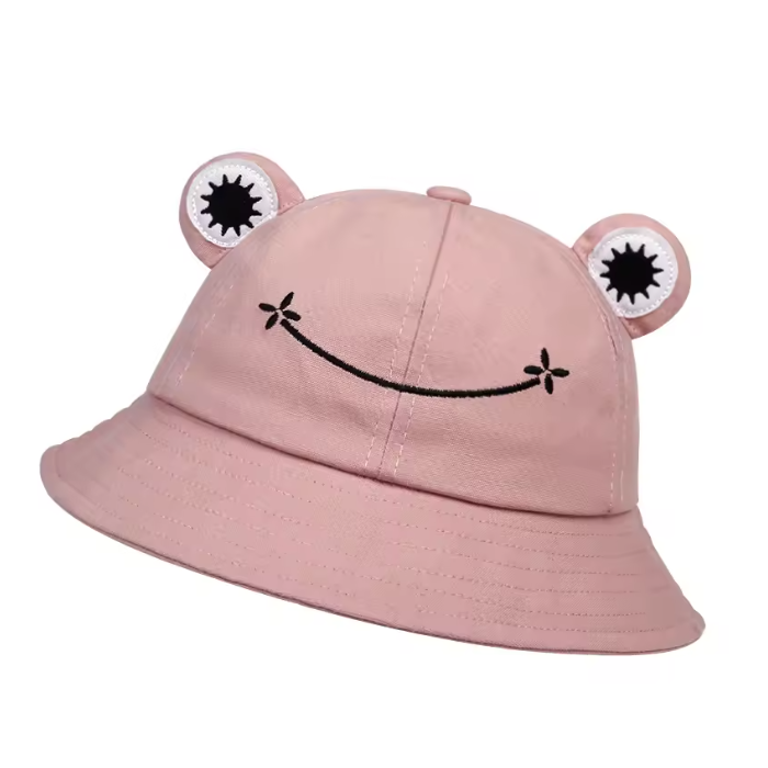 Spring eruit met onze Kikker Buckethat. Een hilarische, vrolijke toevoeging aan je outfit — perfect voor festivals en fun days out.