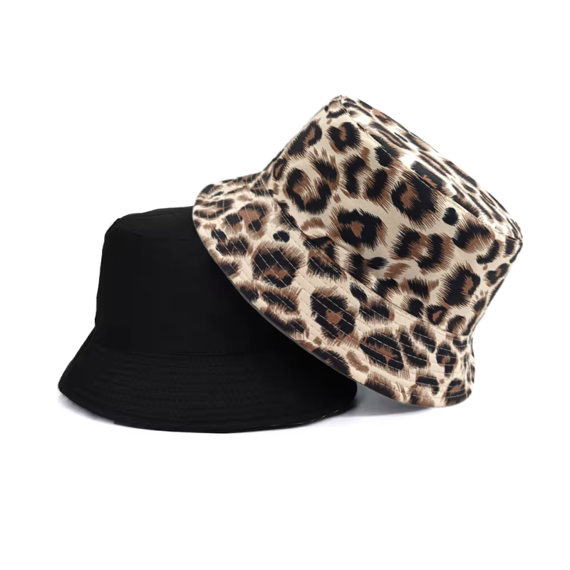 Maak een statement met onze Buckethat Panterprint. Wild, stijlvol en ready voor elk feestje of festivalweekend.