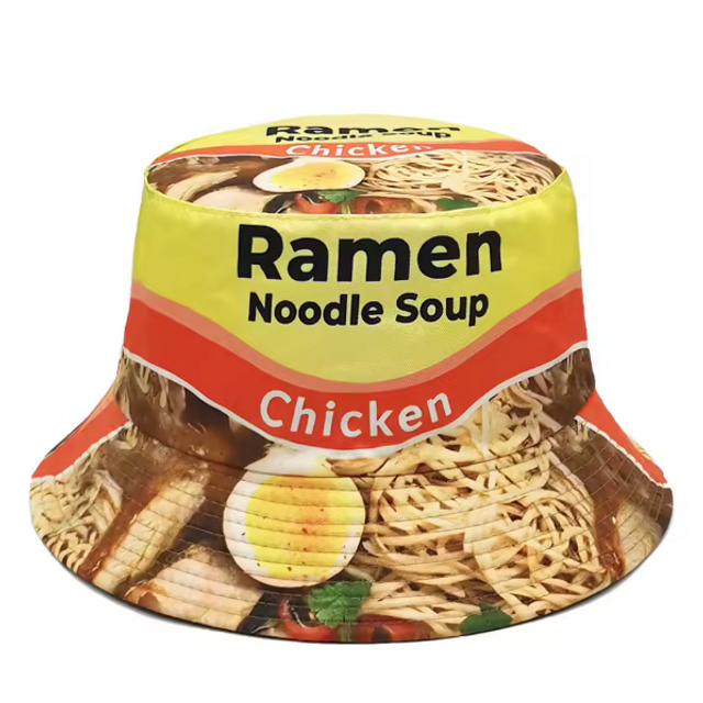 Geef je outfit een smaakvolle twist met onze Buckethat Ramen Noodles. Perfect voor festivals, feestjes of een knipoog naar je favoriete comfort food.